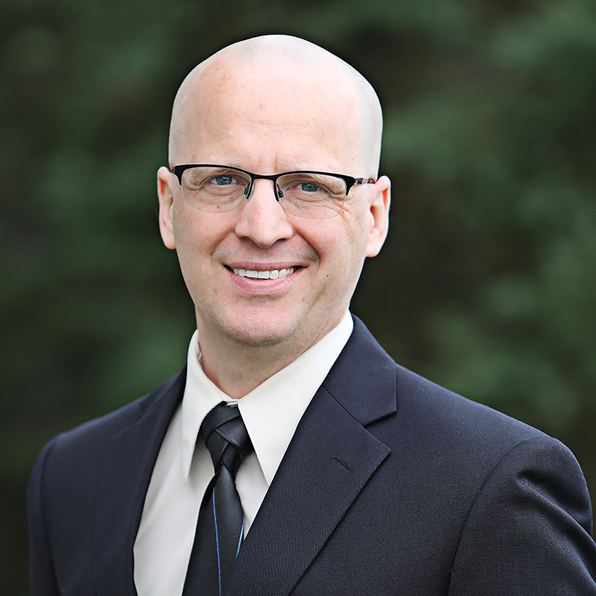 portrait of Timothy Saucer